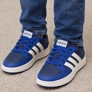 NIB Size youth 6.5 Adidas Breakbase JQ3062
Sports/Leisure Authentic Adidas